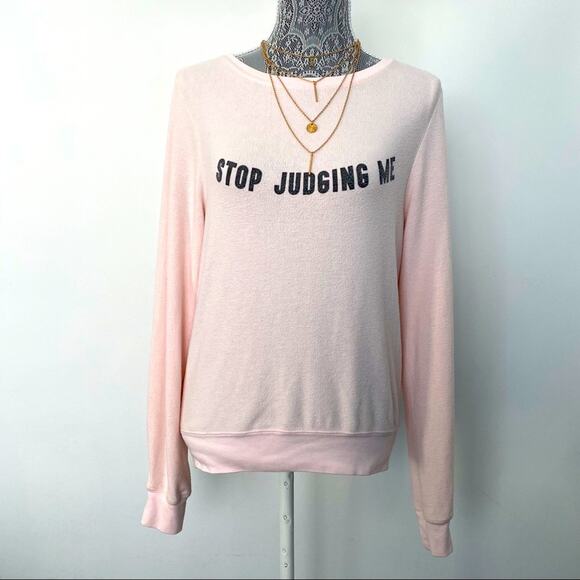 Wildfox Tops - WILDFOX Womens Pink Pulllover Stop Judging Me Baggy Beach Jumper XS